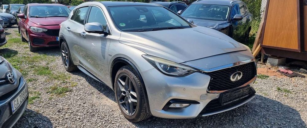 Infiniti Q30 2019