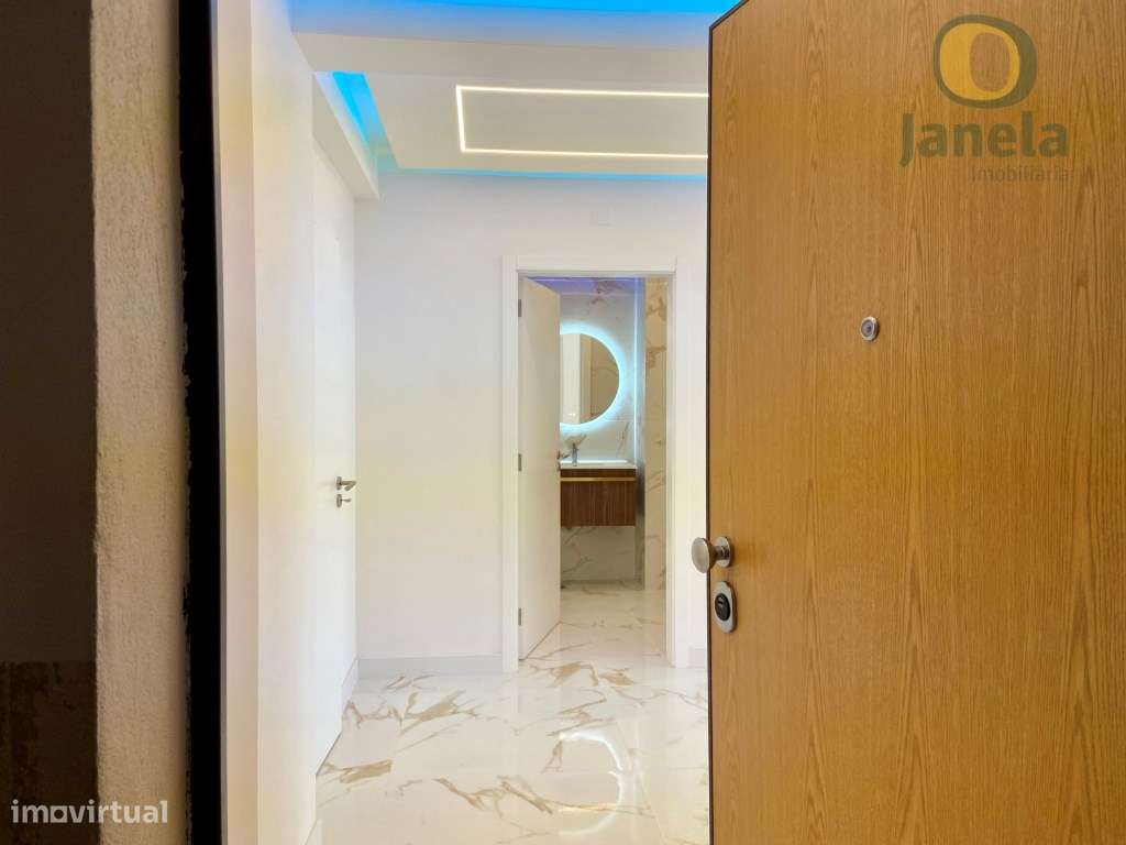 Apartamento T2 Remodelado com Vista Mar em Quarteira - A Sua Oportu... - Grande imagem: 5/28