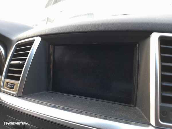 Display / Ecrã / Computador De Bordo Mercedes-Benz M-Class (W166) - 1