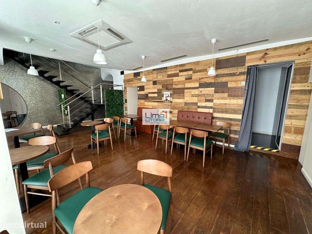 Prédio devoluto para habitação e comércio - Zona Histórica de Leiria-10