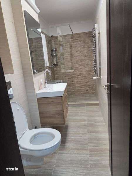 Apartament 2 camere, et 3, renovat, Bd Unirii