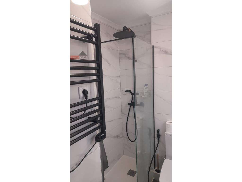 T1 totalmente remodelado com varanda e vista para a Mata do Choupal...-13