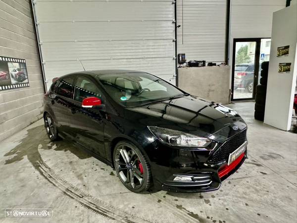 Ford Focus 2.0i ST-2 - 39