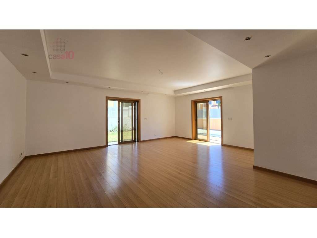 Moradia V4 com piscina para arrendar em Rio de Mouro, Sintra - Grande imagem: 3/30