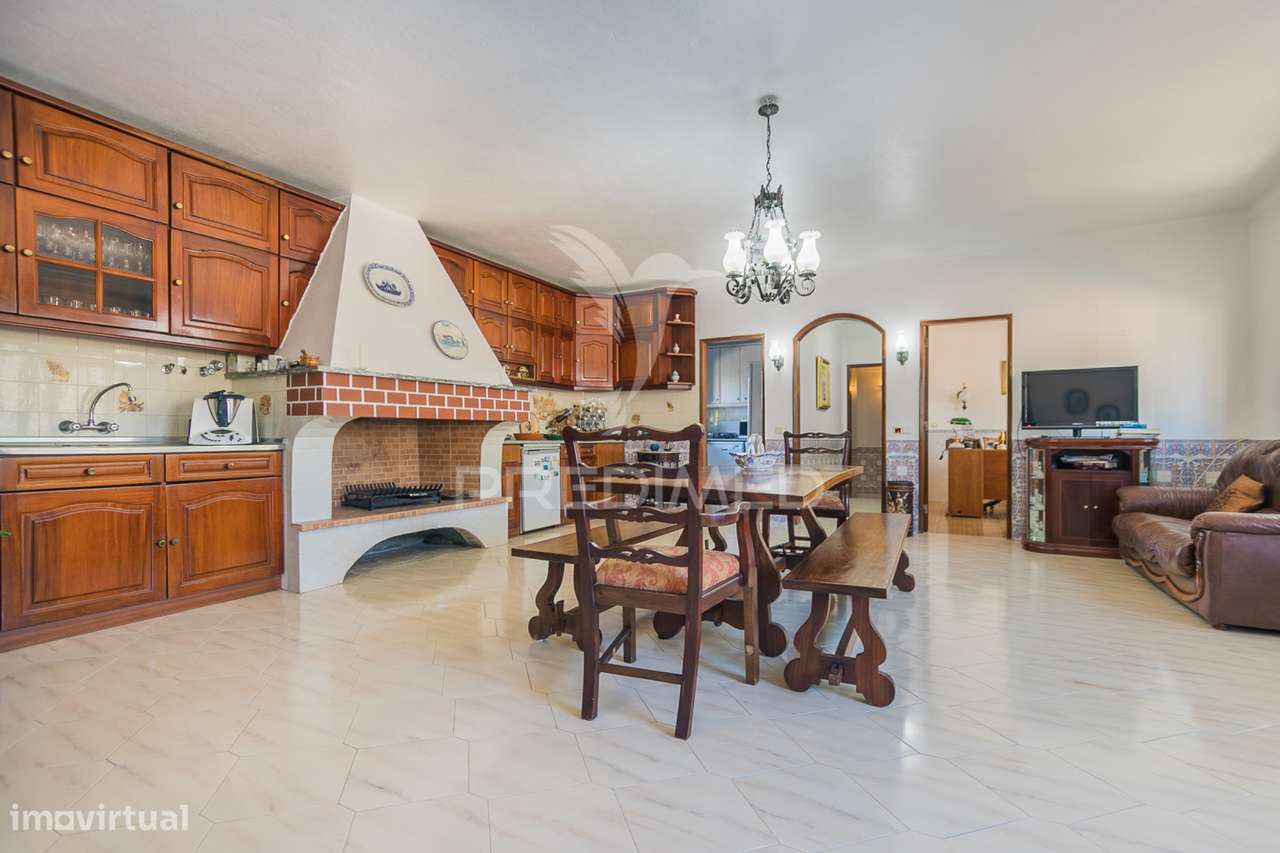 Moradia T10 - Bifamiliar - Grande imagem: 3/28