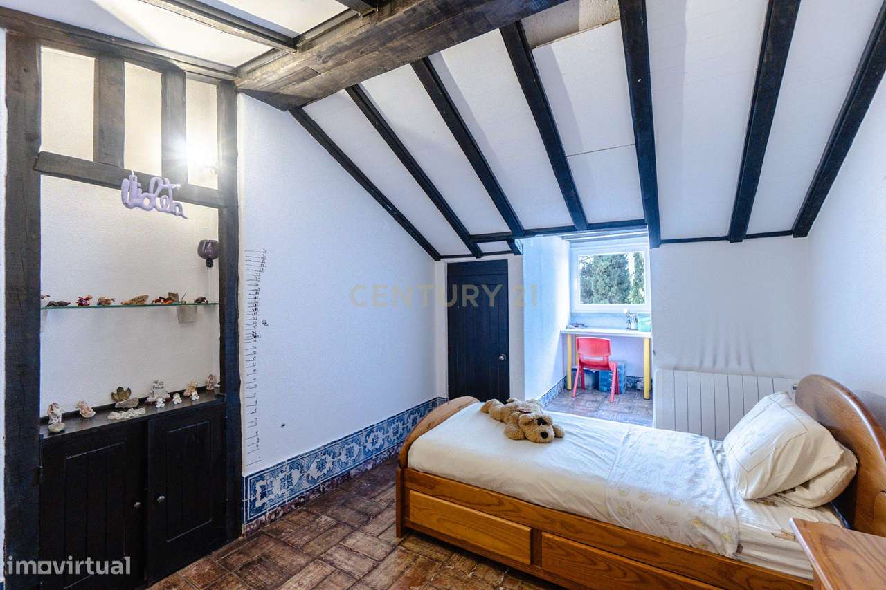 Vila de Prestígio T7+2 com 5.000 m² de Privacidade na Verdizela-33