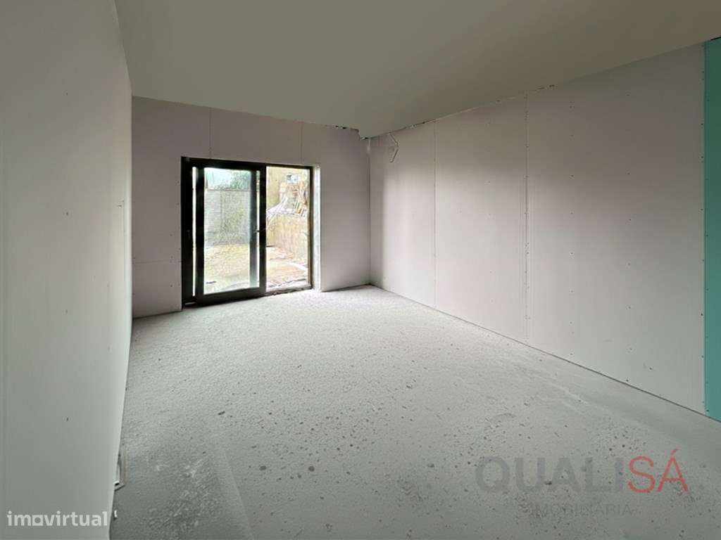 Apartamento T2 novo com logradouro e lugar de garagem em Ferreiros ... - Grande imagem: 2/23