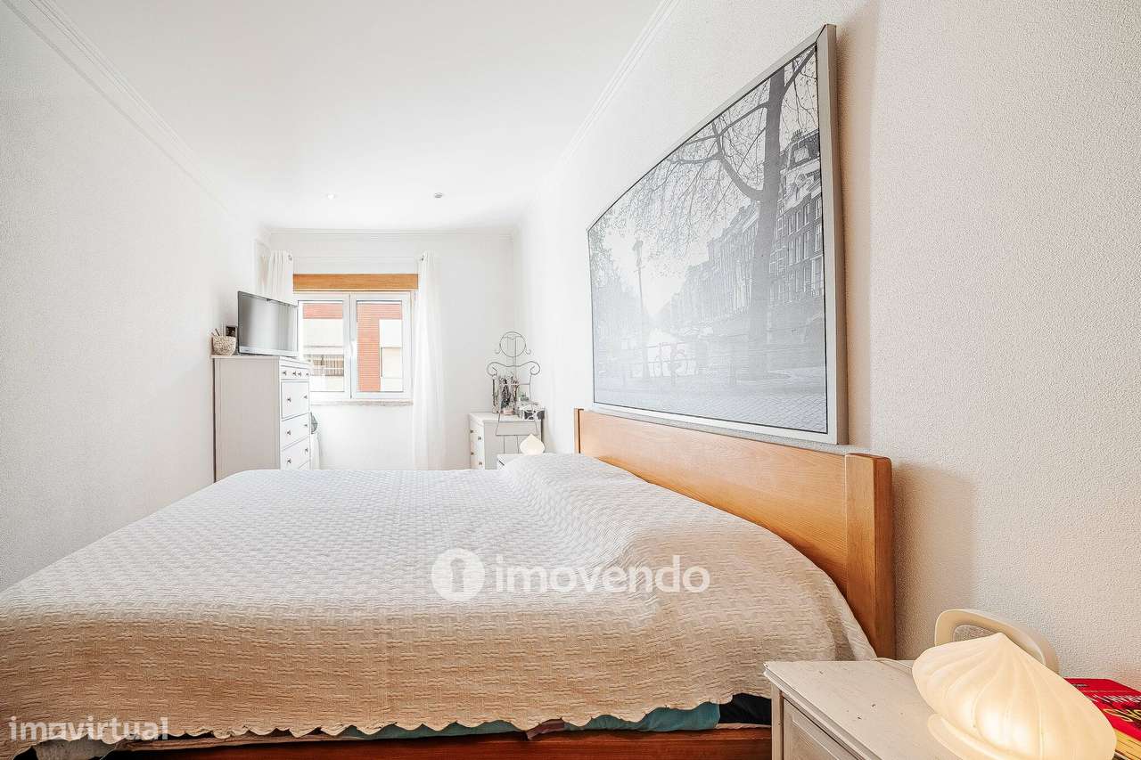 Apartamento T2 com cozinha equipada, na Amadora-22
