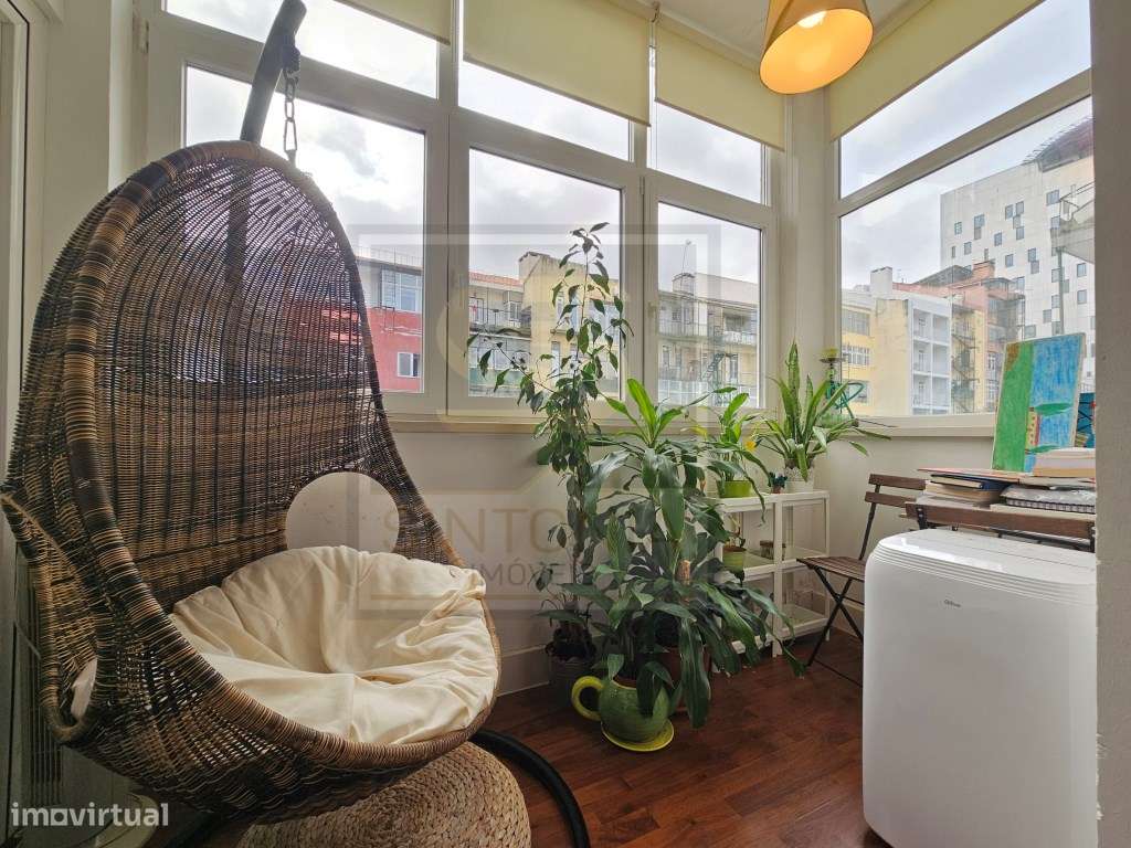 Encantador Apartamento T4 no Coração da Estefânia - Lisboa-19