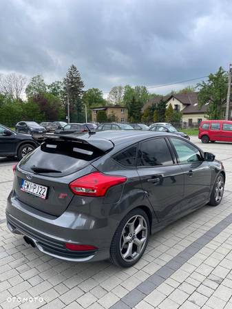 Ford Focus 2.0 EcoBoost ST - 4