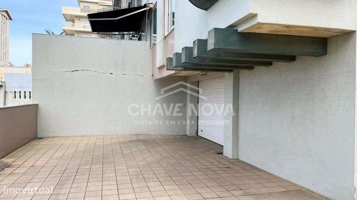 T2 novo com garagem e varanda em Gaia-41