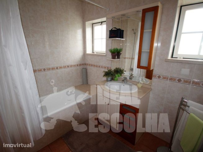 MORADIA V4 ALVOR 1200 000€-23