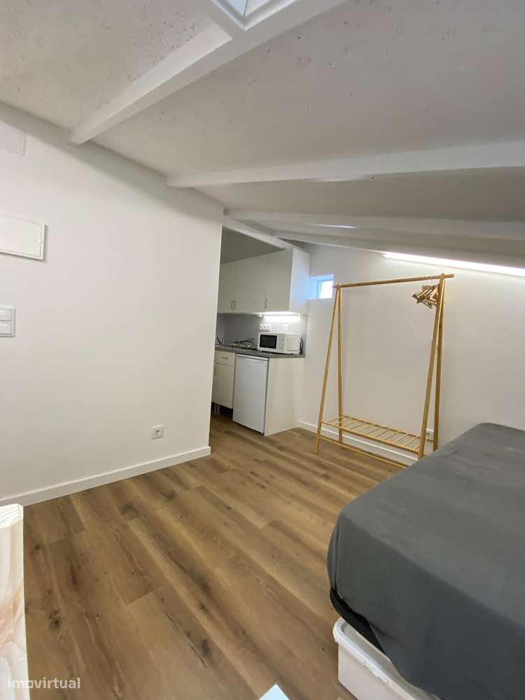 Excelente Prédio remodelado junto à Praça do Comercio-12