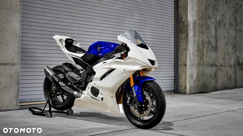 Yamaha R6 - 6