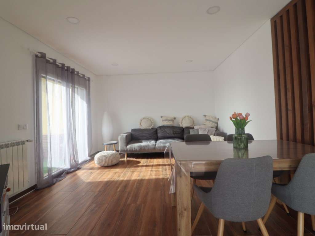 **Apartamento T3 com Garagem e 2 Suítes - A Poucos Metros do Mar** - Grande imagem: 3/27