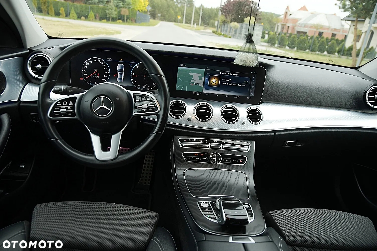 Mercedes-Benz Klasa E 220 d 4-Matic 9G-TRONIC - 16