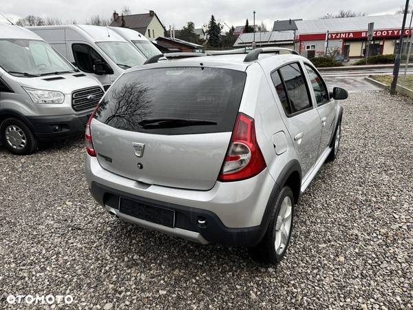 Dacia Sandero 1.6 16V Hi-Flex - 20