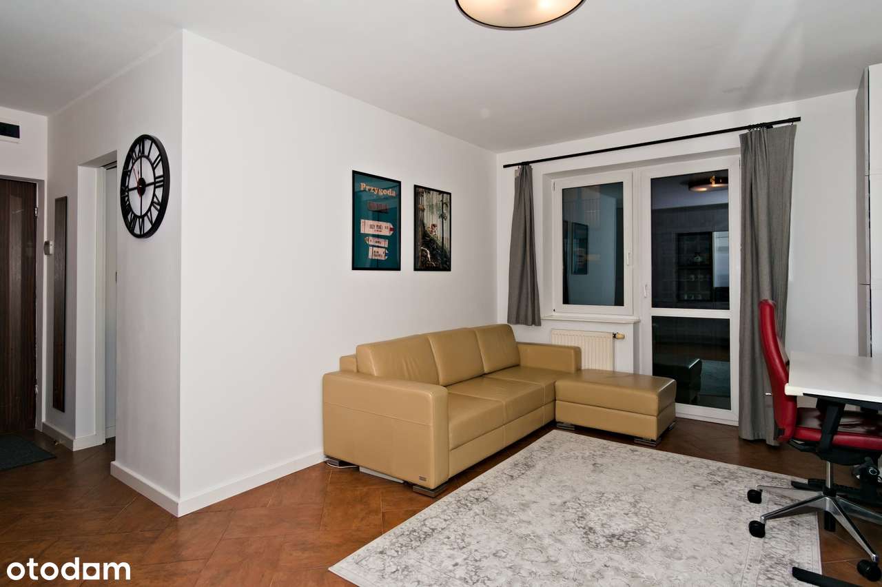 Mieszkanie położone na II piętrze w kameralnym budynku !-11