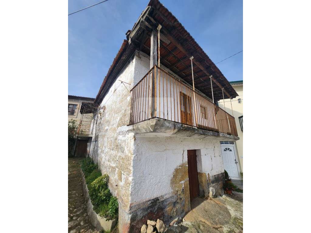 Em Campanha, Moradia em Pedra para Reconstrução em Justes, Vila Real - Grande imagem: 5/23