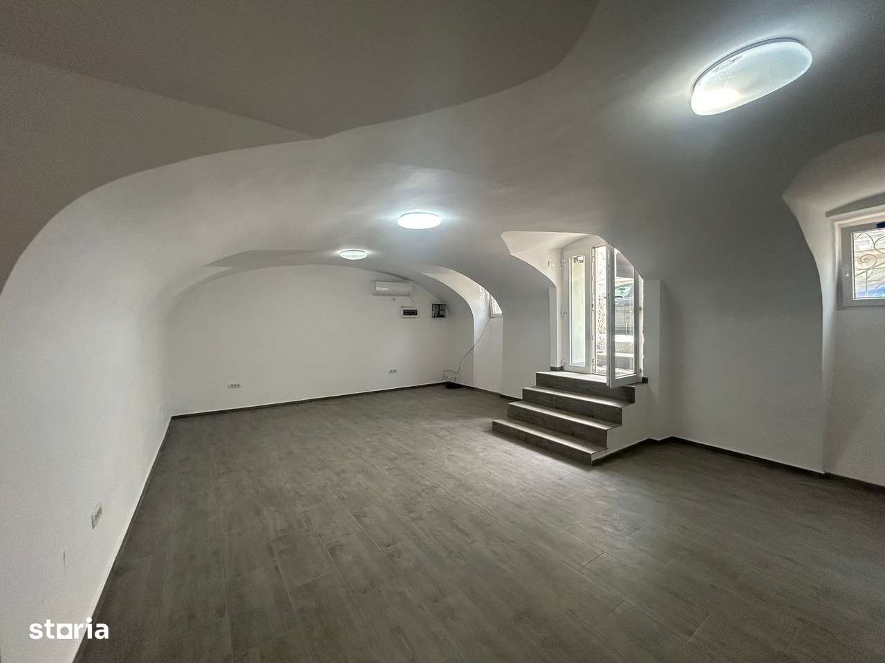 Spațiu Comercial de Închiriat Arad – 70mp, Acces Stradal - Imagine principală: 1/4