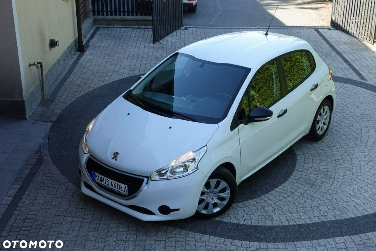 Peugeot 208 - 17