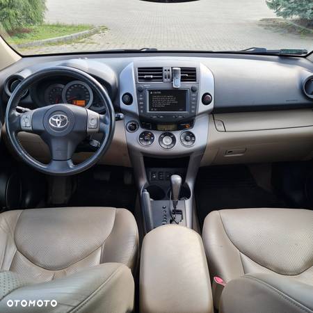 Toyota RAV4 2.0 VVT-i Premium - 9