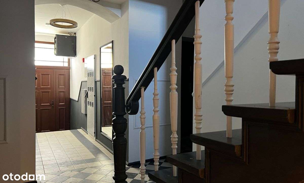 Jasna Kawalerka w Centrum | Parter | Front Budynku - Pełny obrazek: 4/12