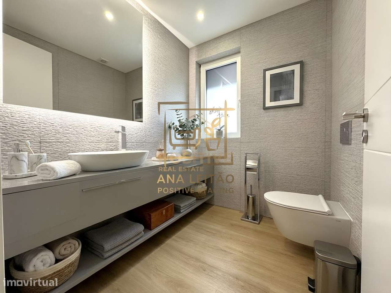 Apartamento T3 novo com estacionamento no centro de Carcavelos-21