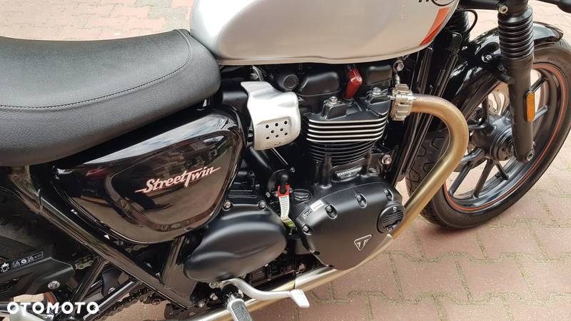 Triumph Street Twin - 21