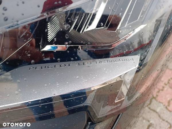 Peugeot 5008 1.5 BlueHDi Allure Pack S&S EAT8 - 17