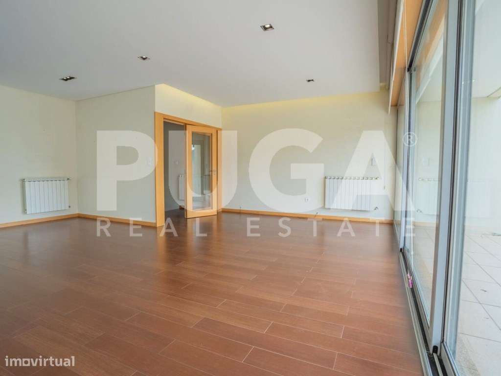 Moradia T3 Transformada em T4 com 4 Suites e Garagem para 5 Carros ...-6