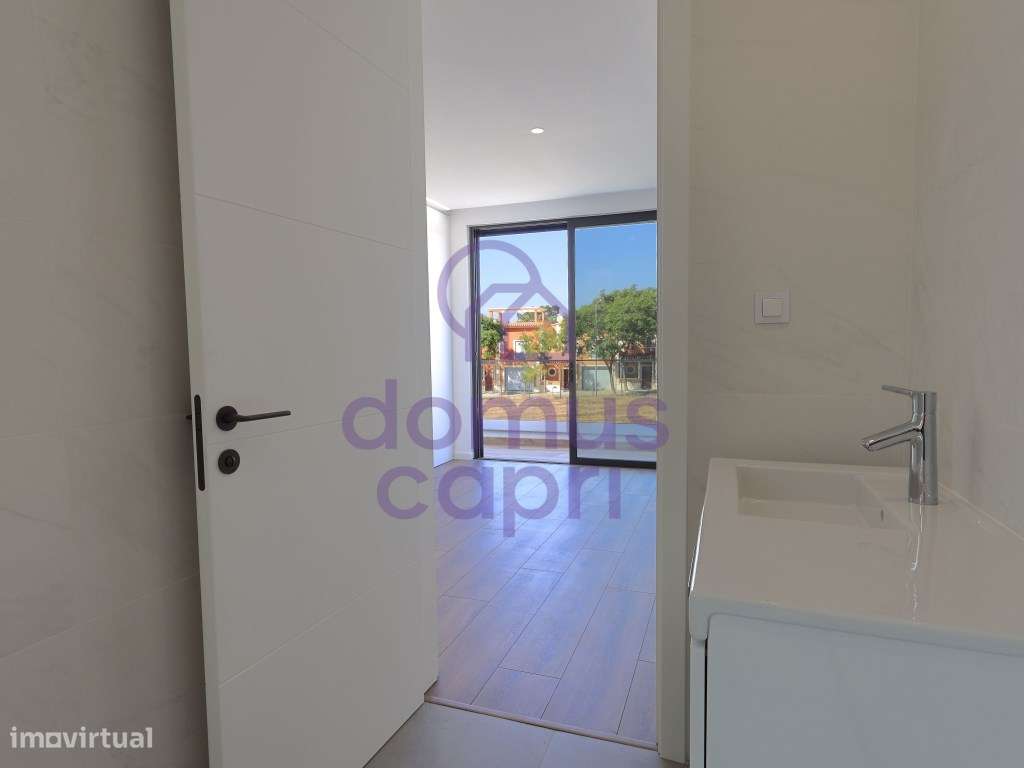 Moradia T3 com Vista Mar, Piscina e Estacionamento em Fuzeta-20