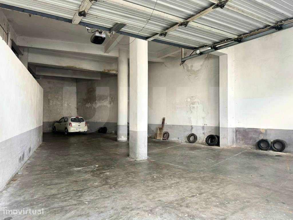 T4+2 com Varanda Panorâmica e Garagem Ampla - Conforto, Espaço e Ve...-27