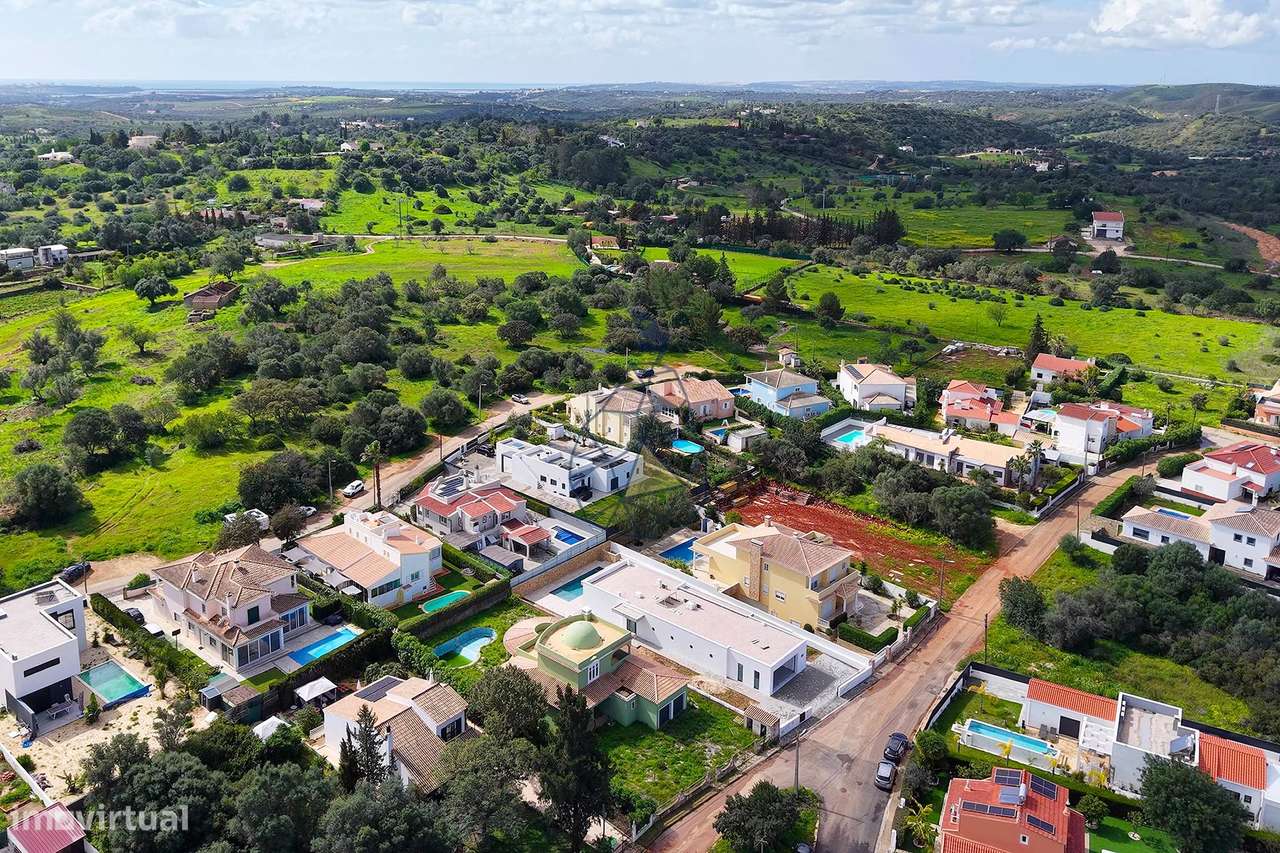Moradia Nova com Piscina na Urbanização Monte Canelas - Portimão-48