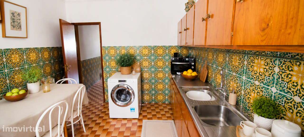 Moradia  T2 constituída por 2 pisos com quintal e terraços-10
