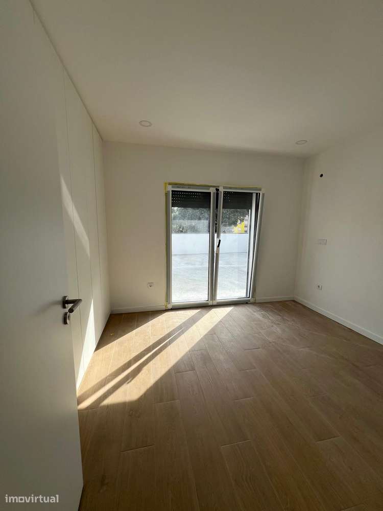 Moradia T2 Pronta a Habitar no Centro de Fátima - Preço Negociável-28