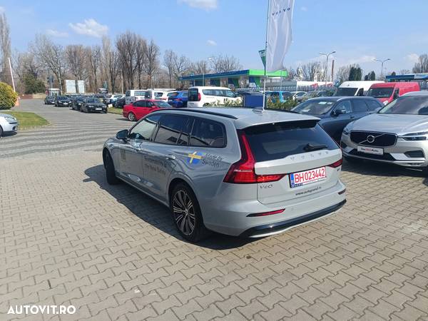 Volvo V60 B4 MHEV AT Plus Dark - 10