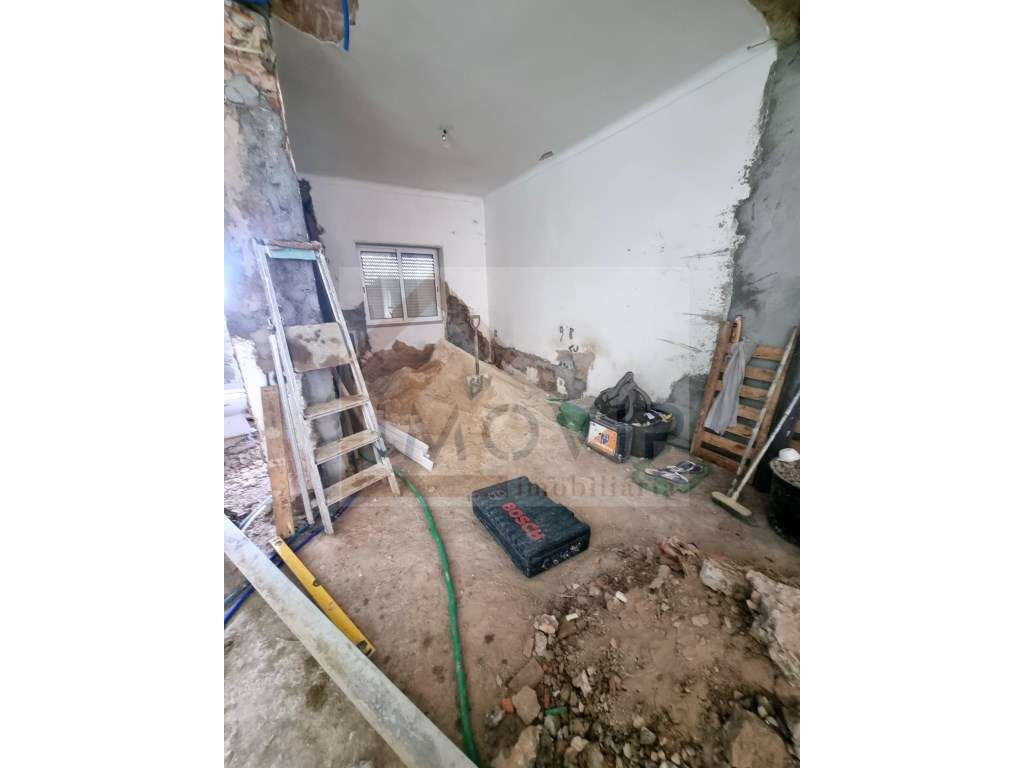 T1 em fase de remodelação total - oportunidade única!-9