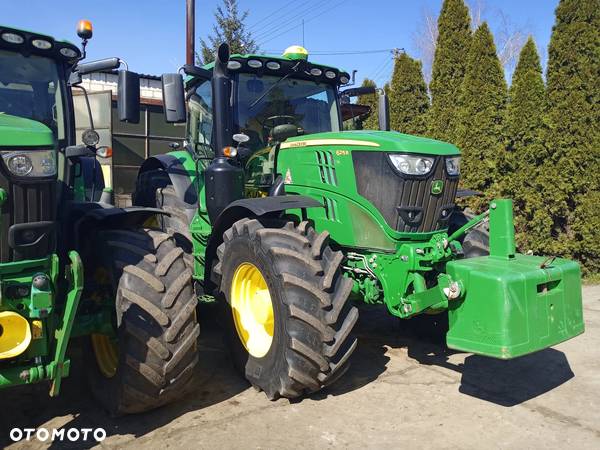 John Deere 6215R - 1