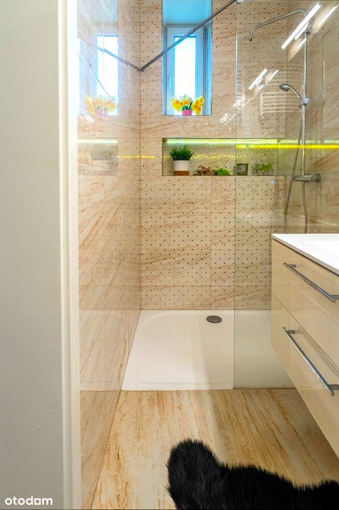 Klimatyczne Mieszkanie w Kamienicy z Potencjałem w Bielsku-Białej-9