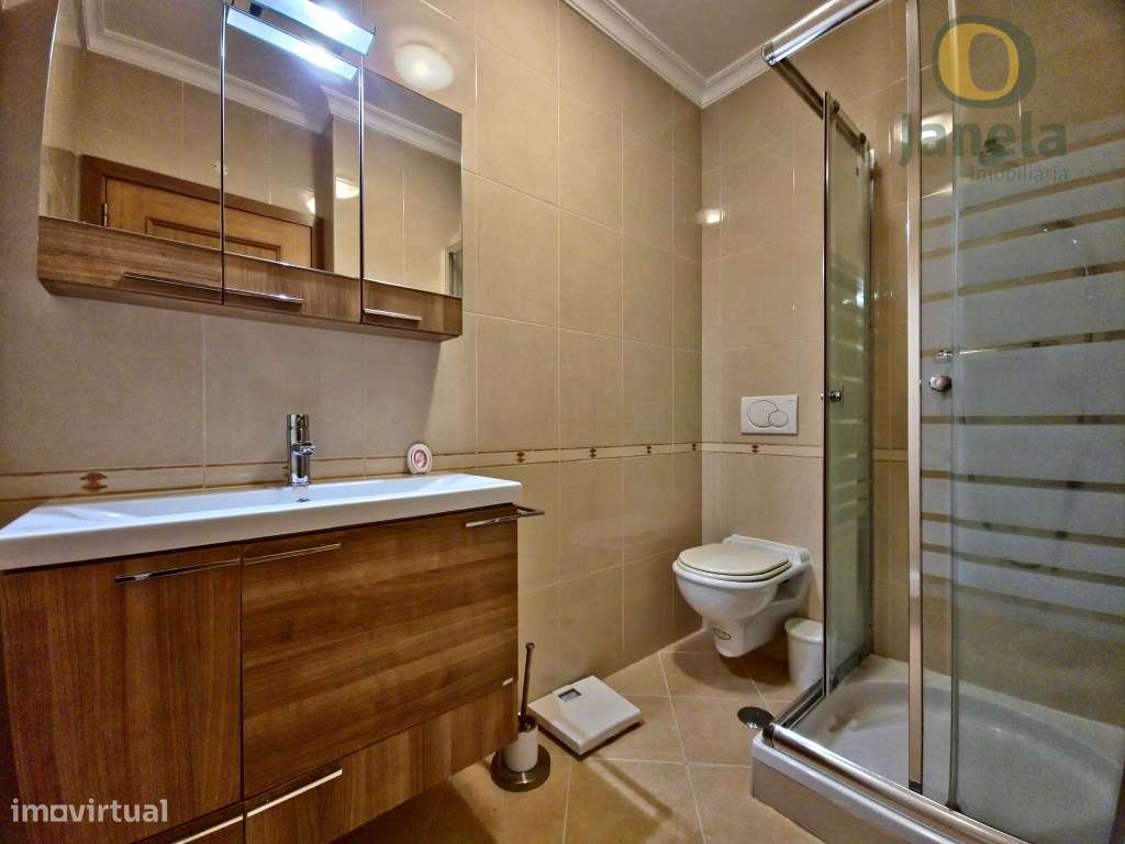 T2 grande com muita luz, duas varandas e boa localização em Faro-30