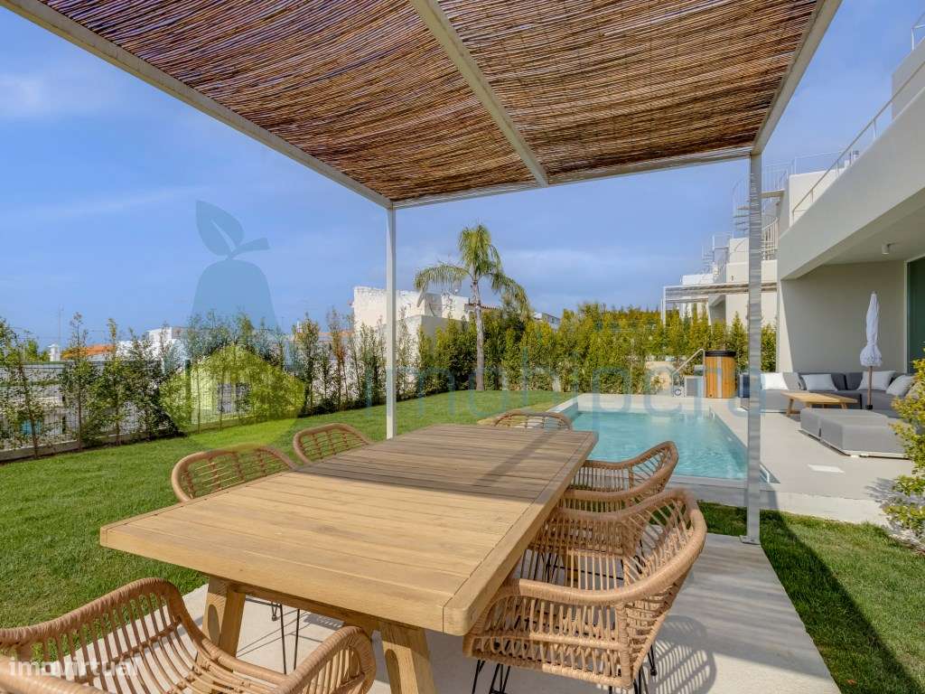 Moradia Exclusiva com Vista Mar em Santa Bárbara de Nexe-11
