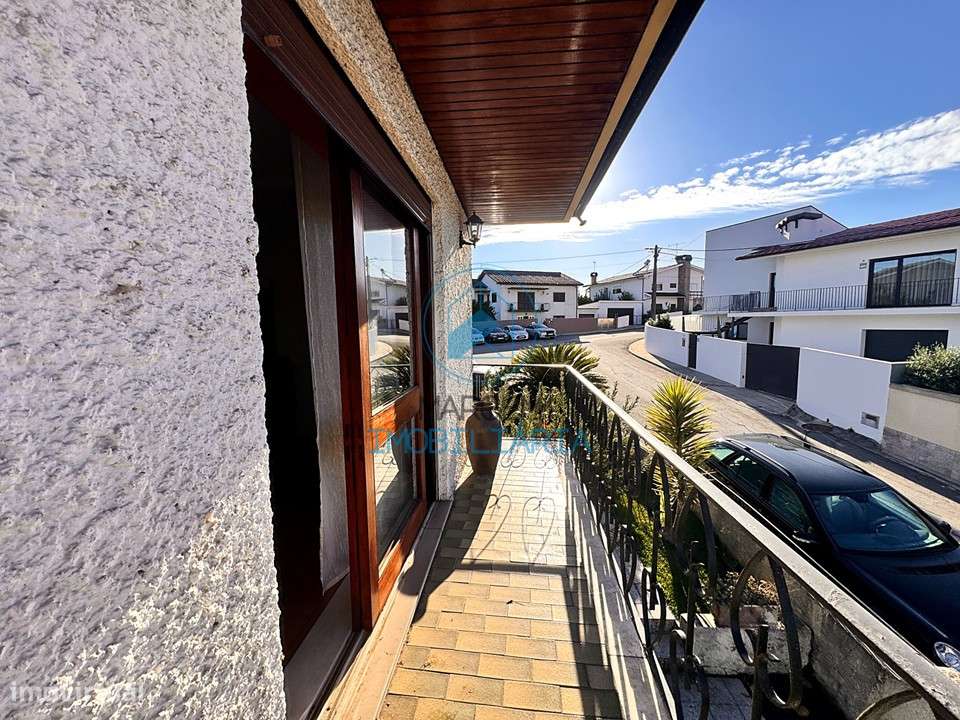 Moradia T3 com jardim e terreno | Lousado-17