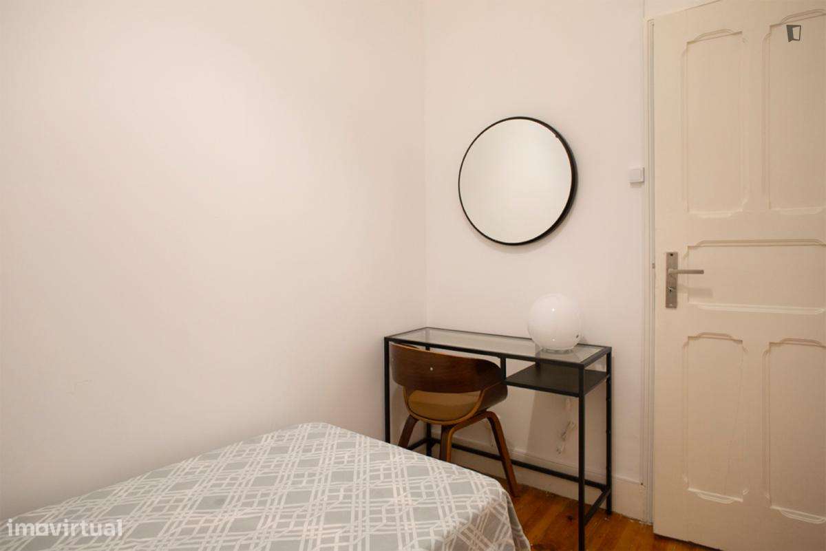 Quarto - localizado em Arroios Lisbon - Grande imagem: 4/10