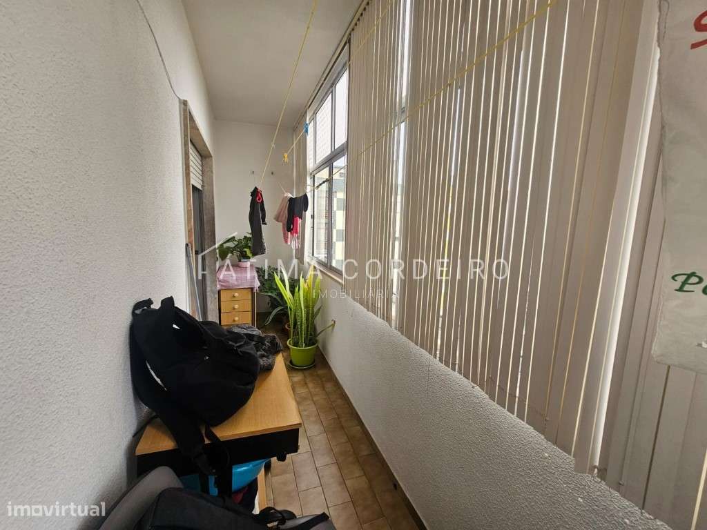 Apartamento T2 na Amora - Localização Privilegiada e Excelente Opor...-18