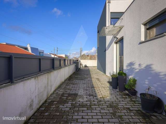 Moradia T2 isolada localizada em São Bernardo! - Grande imagem: 5/40