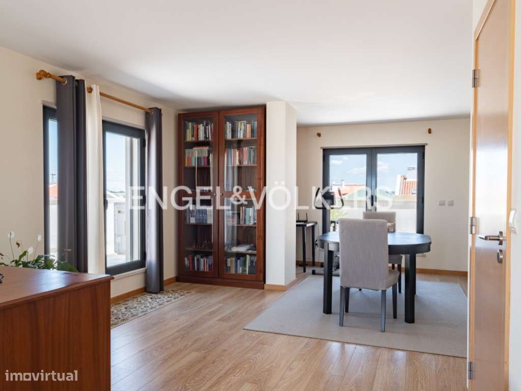 Exclusivo Duplex T2+1 com Terraço Privativo e Vista Panorâmica-20