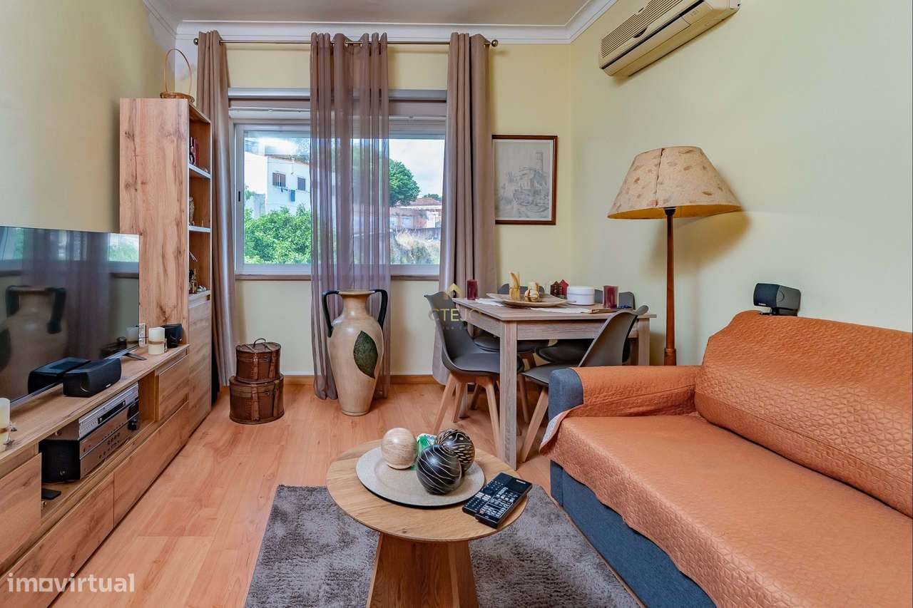 Apartamento T2 em Sacavém com Excelente Localização-16