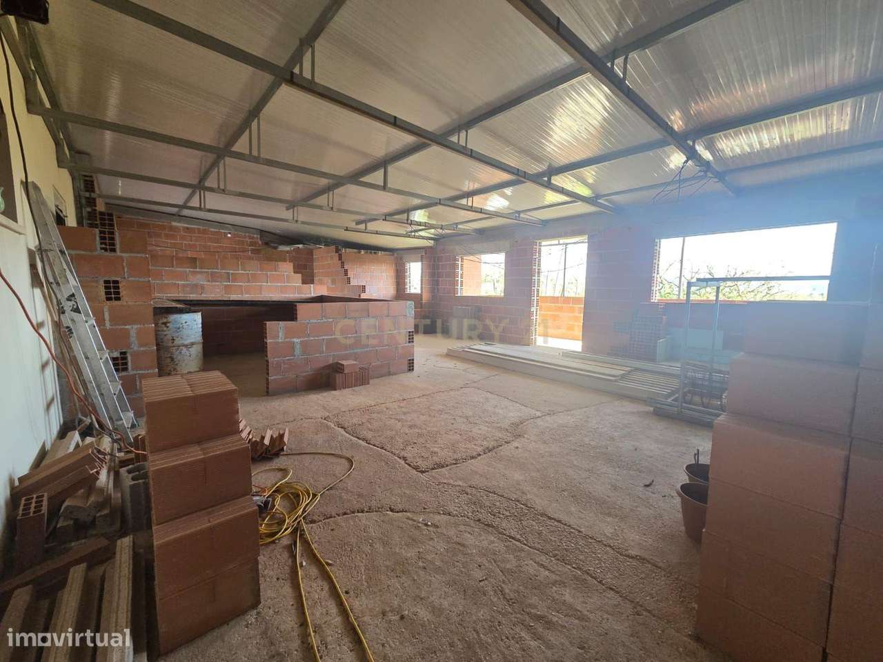 Moradia com Potencial de Ampliação para T4 em Lapa – Pombal.-7