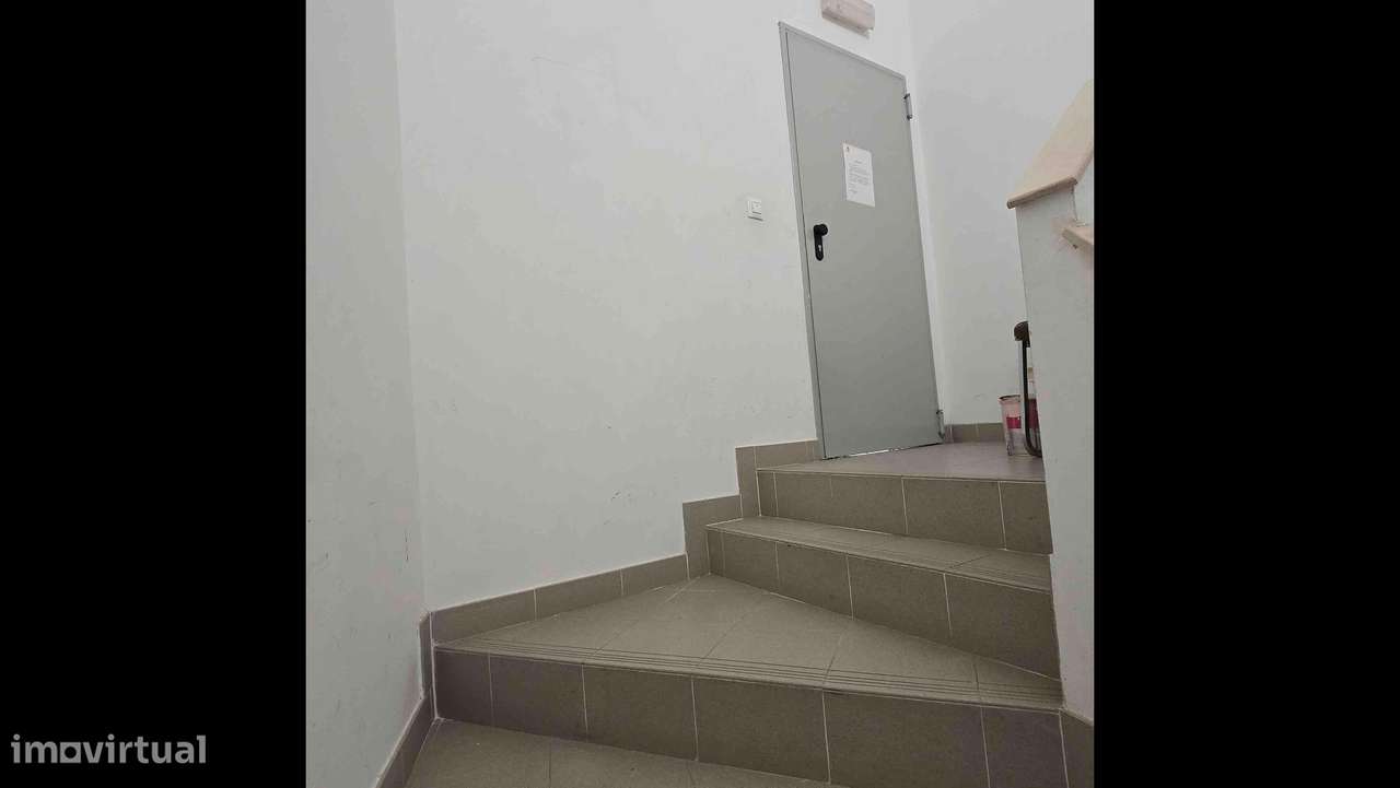 Apartamento T1 com ar condicionado e elevador-14